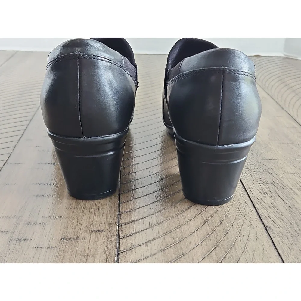 Clarks Emslie Summit Shootie 8.5 Black Leather Block Heel Minimalist Comfort